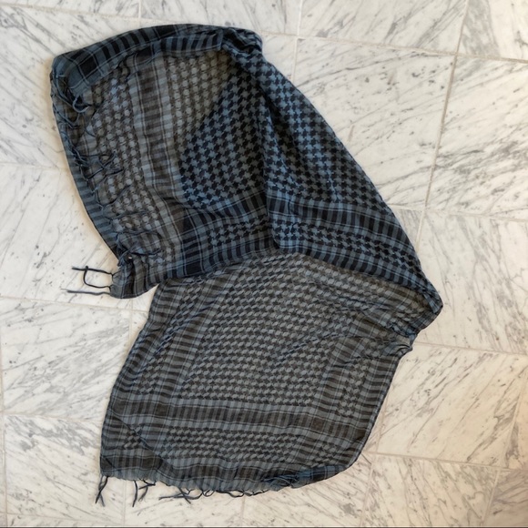 Classic black and white Hipster Check Scarf - Picture 4 of 8